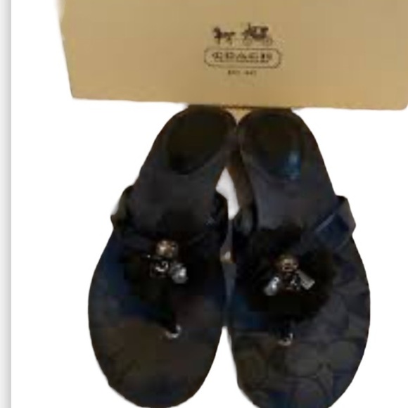 Coach Serenity Sandal Thong Slides Sz 6.5 Patent Leather black Logo flower pearl - Picture 2 of 10